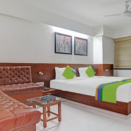 Treebo Cherry Tree Indore Buitenkant foto